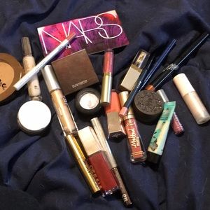 Makeup bundle